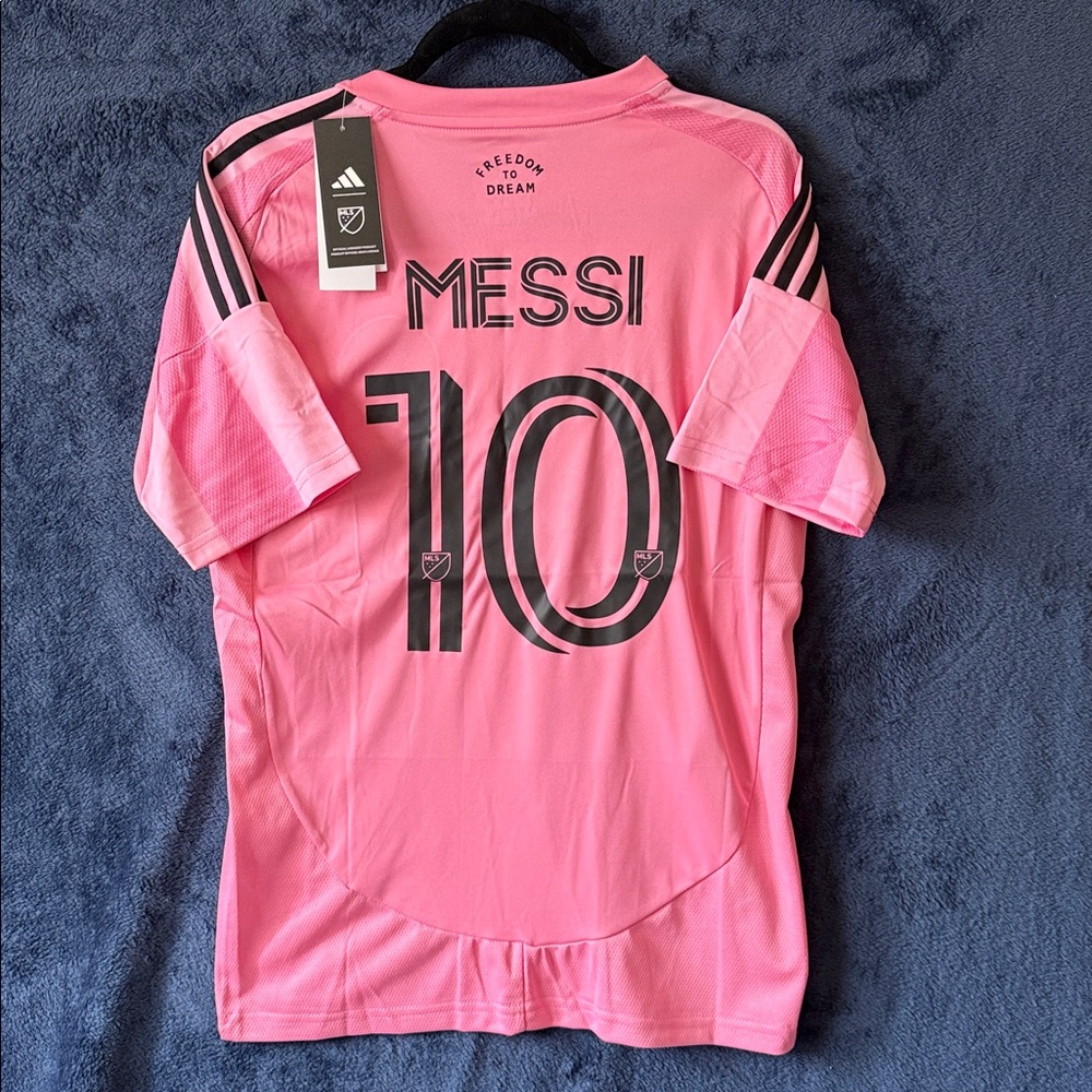 Inter Miami Soccer Jersey - Picture 2 of 5